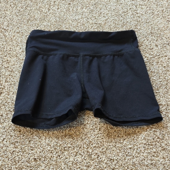 Girls Clothing Set Size Medium - Sleeveless Dress, Capris, T Shirt, And Shorts - Picture 6 of 7